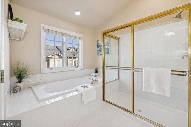 1813 DAWSON ST, Vienna, VA 22182