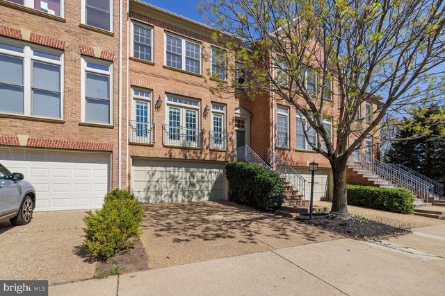 1813 DAWSON ST, Vienna, VA 22182