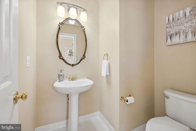 1813 DAWSON ST, Vienna, VA 22182