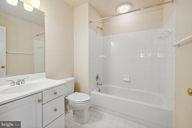 1813 DAWSON ST, Vienna, VA 22182