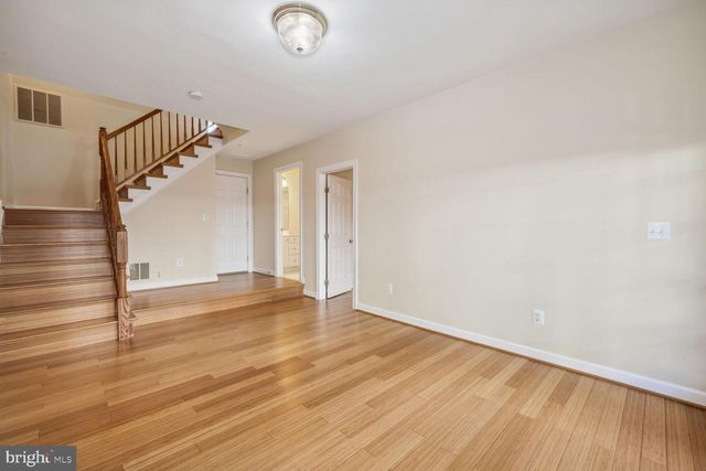 1813 DAWSON ST, Vienna, VA 22182