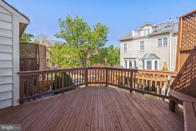1813 DAWSON ST, Vienna, VA 22182