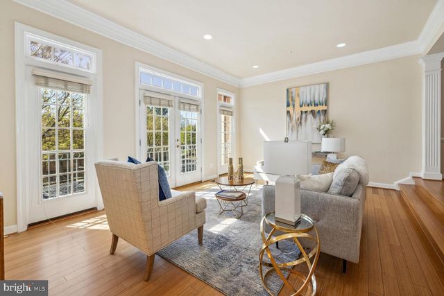 1813 DAWSON ST, Vienna, VA 22182