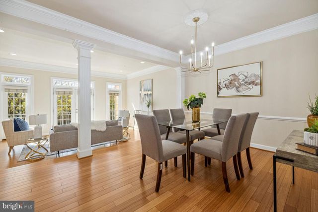 1813 DAWSON ST, Vienna, VA 22182