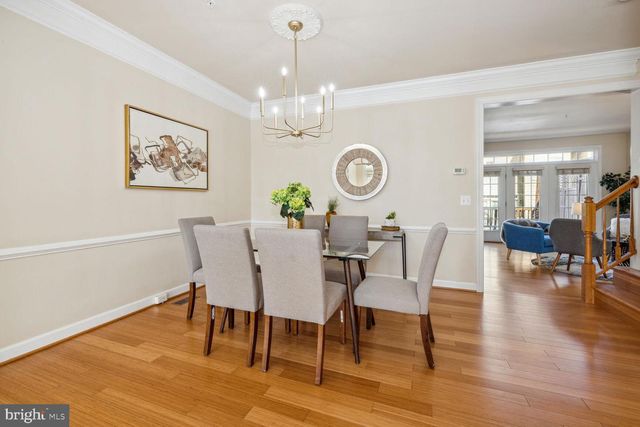 1813 DAWSON ST, Vienna, VA 22182
