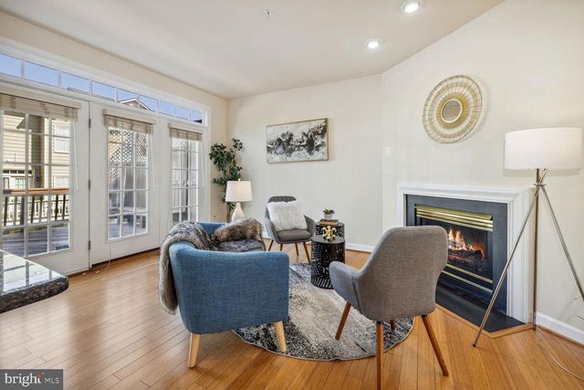 1813 DAWSON ST, Vienna, VA 22182