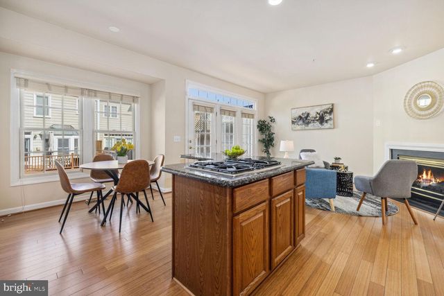 1813 DAWSON ST, Vienna, VA 22182