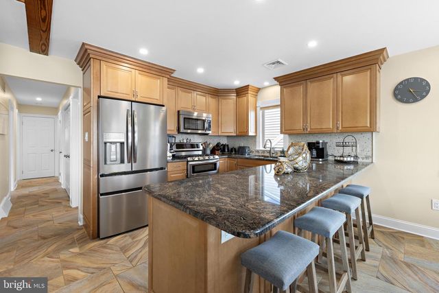 331 N 2ND ST, Surf City, NJ 08008