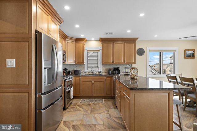 331 N 2ND ST, Surf City, NJ 08008