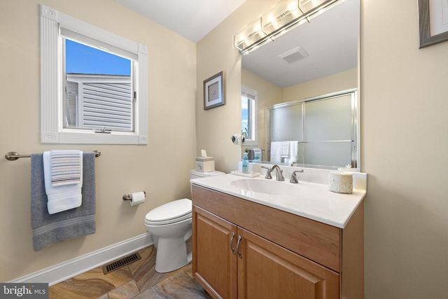 331 N 2ND ST, Surf City, NJ 08008