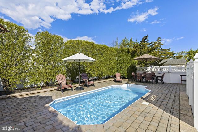 331 N 2ND ST, Surf City, NJ 08008