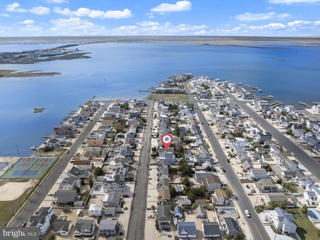 331 N 2ND ST, Surf City, NJ 08008