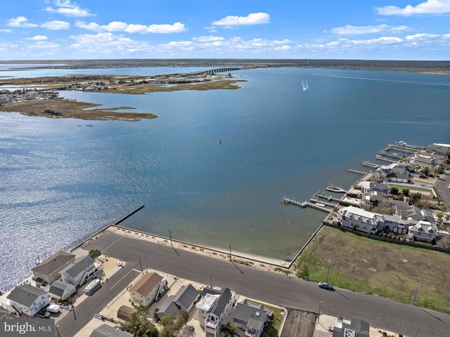 331 N 2ND ST, Surf City, NJ 08008