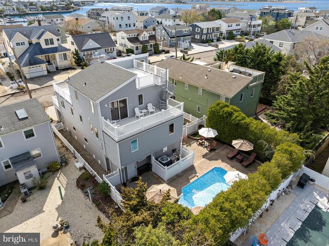 331 N 2ND ST, Surf City, NJ 08008