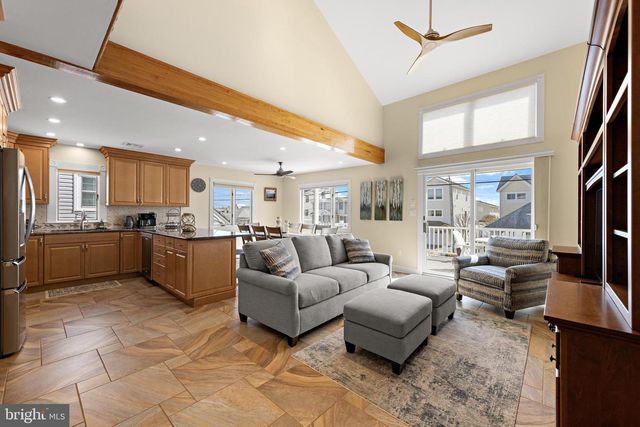 331 N 2ND ST, Surf City, NJ 08008