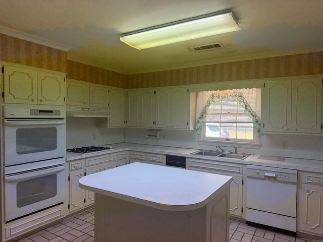 14 Jefferson Place, Pine Bluff, AR 71603