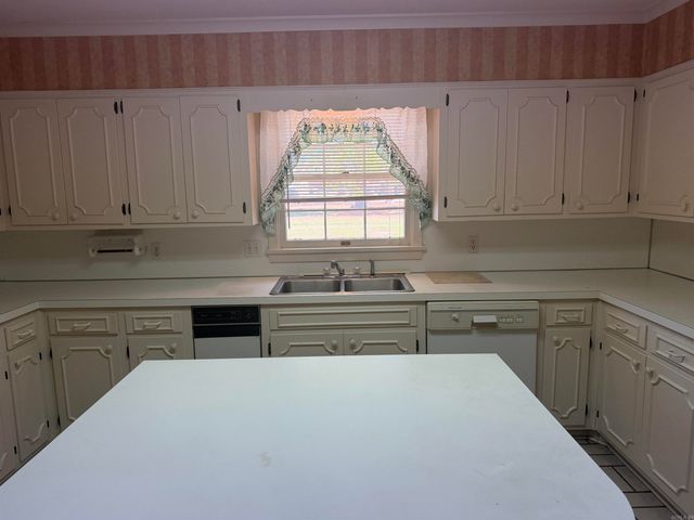 14 Jefferson Place, Pine Bluff, AR 71603