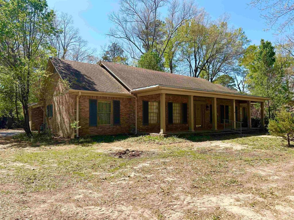 14 Jefferson Place, Pine Bluff, AR 71603