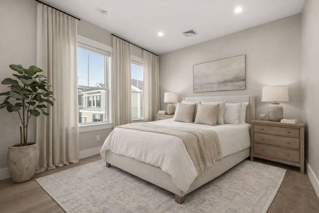 33 LITTLE BAY Drive, Dover, NH 03820