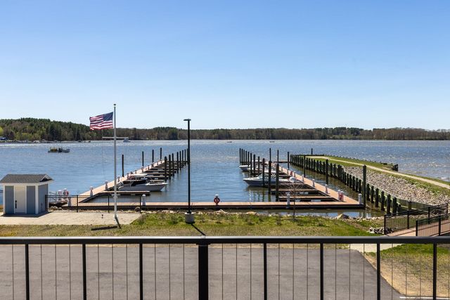 33 LITTLE BAY Drive, Dover, NH 03820