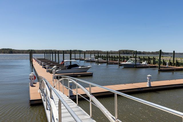 33 LITTLE BAY Drive, Dover, NH 03820