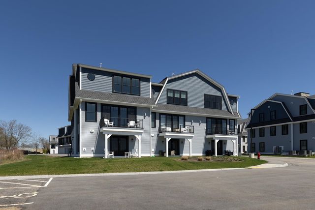 33 LITTLE BAY Drive, Dover, NH 03820