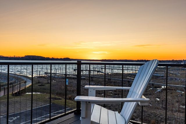 33 LITTLE BAY Drive, Dover, NH 03820