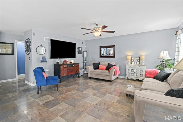 4926 Romaine Spring Drive, Fenton, MO 63026