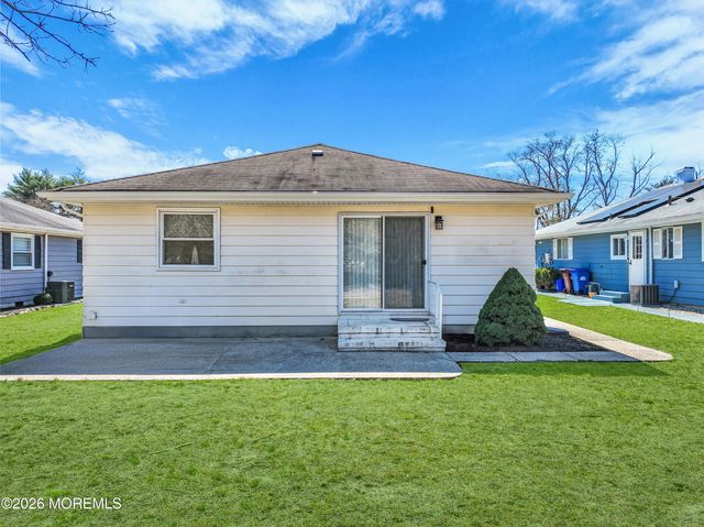 62 Fort De France Avenue, Toms River, NJ 08757