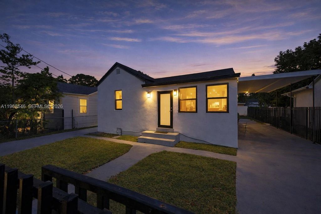 4237 SW 7th St, Miami, FL 33134