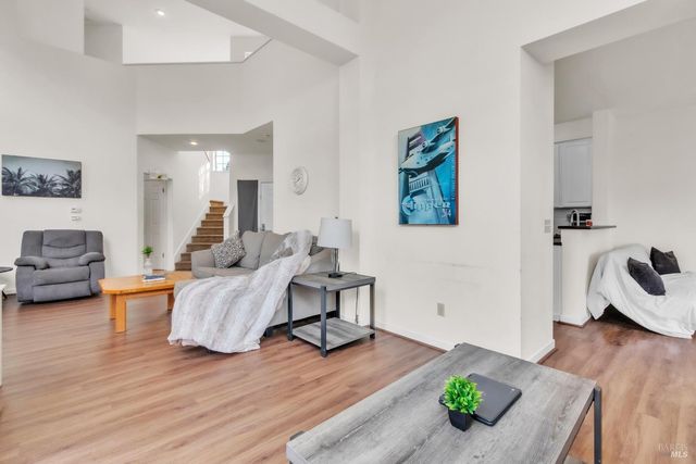 16 Arrowhead Ct, Petaluma, CA 94954