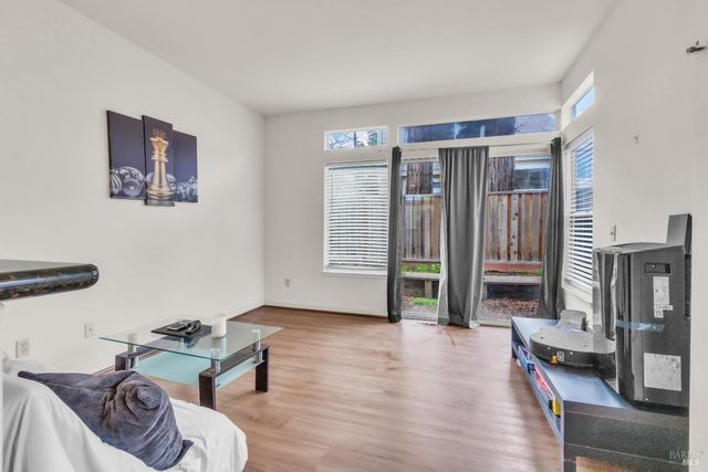 16 Arrowhead Ct, Petaluma, CA 94954