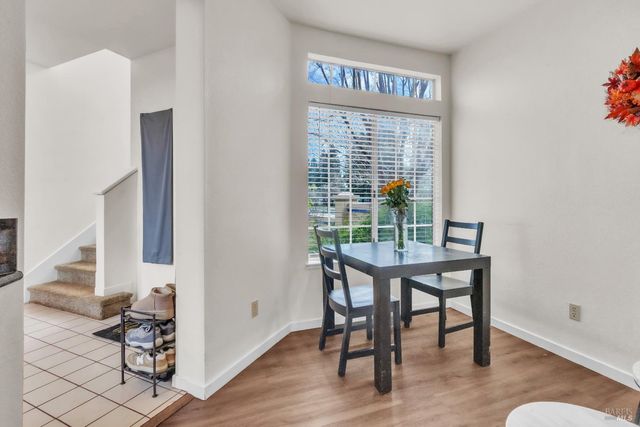 16 Arrowhead Ct, Petaluma, CA 94954