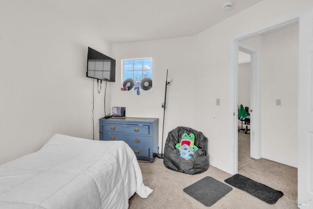 16 Arrowhead Ct, Petaluma, CA 94954