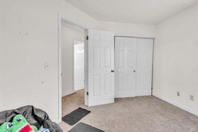 16 Arrowhead Ct, Petaluma, CA 94954