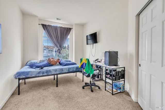 16 Arrowhead Ct, Petaluma, CA 94954