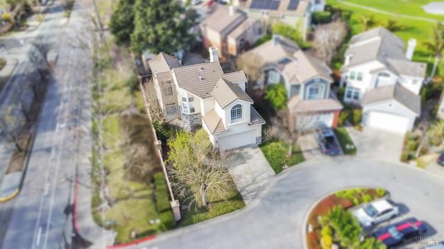 16 Arrowhead Ct, Petaluma, CA 94954