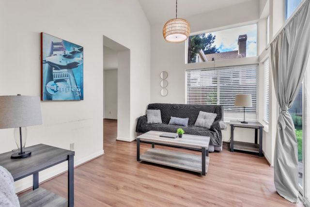 16 Arrowhead Ct, Petaluma, CA 94954