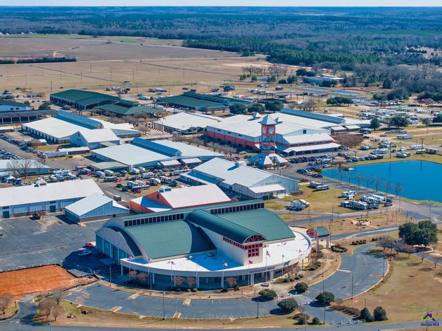 107 Water Run Way, Perry, GA 31069