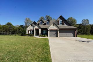 13441 S 270th East Avenue, Coweta, OK 74429