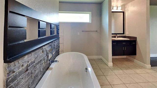 2433 NW 173rd Street, Edmond, OK 73012
