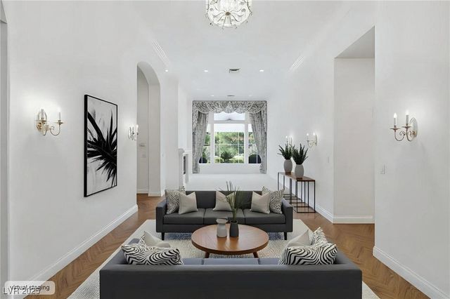 2017 Eagle Trace Way, Las Vegas, NV 89117