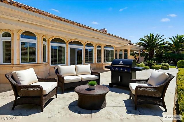 2017 Eagle Trace Way, Las Vegas, NV 89117