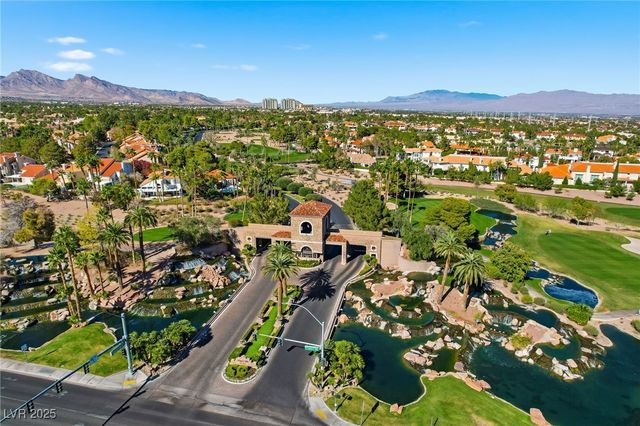 2017 Eagle Trace Way, Las Vegas, NV 89117