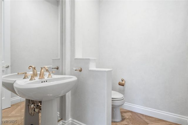 2017 Eagle Trace Way, Las Vegas, NV 89117