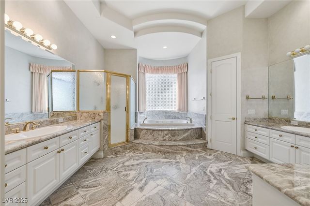 2017 Eagle Trace Way, Las Vegas, NV 89117