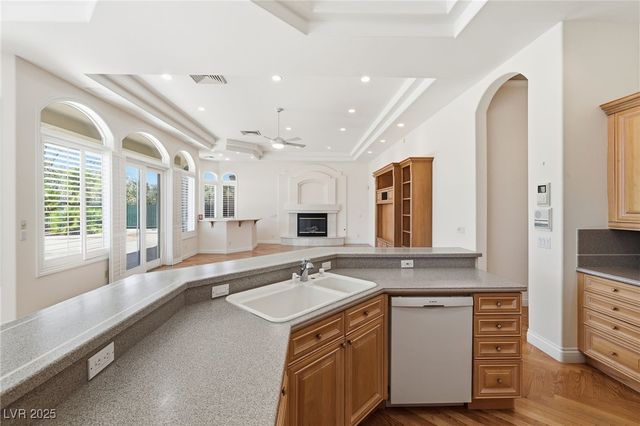 2017 Eagle Trace Way, Las Vegas, NV 89117