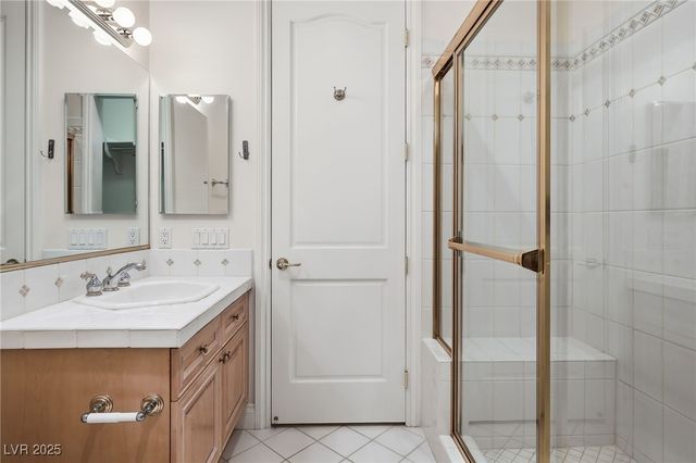 2017 Eagle Trace Way, Las Vegas, NV 89117