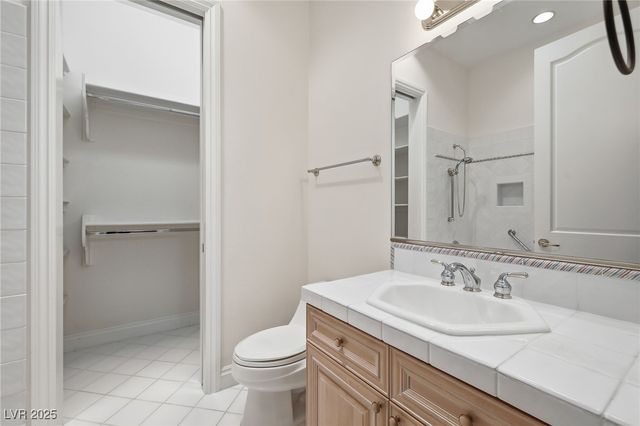 2017 Eagle Trace Way, Las Vegas, NV 89117