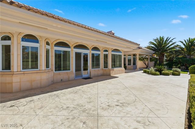 2017 Eagle Trace Way, Las Vegas, NV 89117